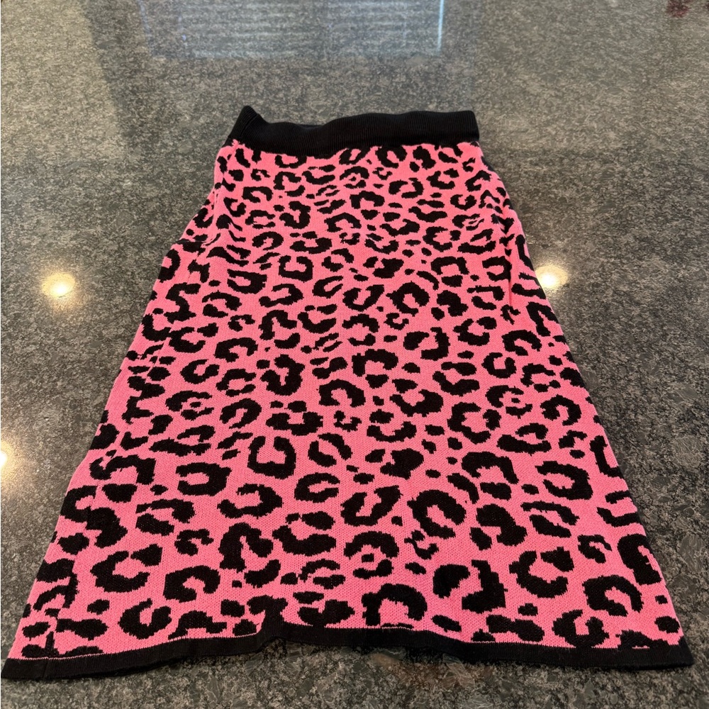Vibrant Green and Pink Leopard Sweater and sweater skirt - Picture 5 of 6